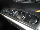 パワーウインドウスイッチ★運転席からドアミラーが操作可能です。電動格納機能も付いています♪