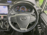 【純正革巻きステアリング】上質な革を使用することで、手にしっかり馴染みとても運転しやすいハンドルです♪