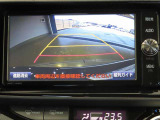 バックガイドモニターで、後方を確認しながら安心して駐車することができます。運転初心者も熟練者も必須の機能ですよ!