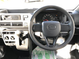 運転中も見やすいメーター。
