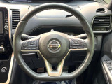 【純正革巻きステアリング】上質な革を使用することで、手にしっかり馴染みとても運転しやすいハンドルです♪