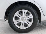 【純正ホイールキャップ装備】純正なのでバチっと決まっていてかっこいいですね☆