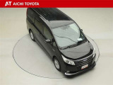 両側パワースライドドア付きだから、狭い駐車スペースなどでの乗り降りラクラク♪小さなお子さまのいるご家庭には嬉しい装備です。