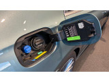メルセデス・ベンツはドイツ本国シュツットガルト近郊でのメルセデス自車が関わった重大事故を、40年以上に亘って調査しています。エアバッグやシートベルトテンショナーは、この調査の結果生み出されました。
