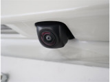 バックカメラが付いているので後方確認が非常にしやすいです。今や運転初心者も熟練者も必須装備!ついていて損はないですね♪