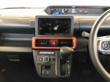 温度を設定すれば、自動で車内の温度管理をしてくれる優れものです♪ATミッションで運転楽々
