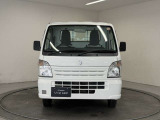 【展示車の状態】展示車は全て、マツダ車のエキスパートが、基本性能に関わる箇所を徹底的に点検。外装や室内に関しても、細部にいたるまで、しっかり清掃・洗浄を実施しています。
