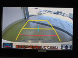 バックガイドモニターで、後方を確認しながら安心して駐車することができます。運転初心者も熟練者も必須の機能ですよ!