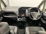 高いホールド性で運転姿勢が安定します。長距離ドライブでも疲れにくいのが魅力です。快適なドライビングライフをお送りください♪