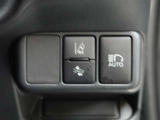 オートマチックハイビームとは、先行車や対向車のライトを認識し、ハイビームとロービームを自動で切り替える機能です。夜道の視界を確保します。詳細は販売店スタッフまでおたずねください。