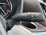 【オートライト(AUTO)】外の明るさをシステムが感知して、自動でヘッドライトが点灯します。ヘッドライトをつけ忘れを防ぐ便利機能です。