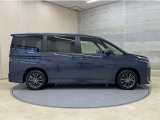 「中古車ハイブリッド保証」付き。ハイブリット機構を無償で保証します。保証期間は初度登録年月から10年目まで、または3年間の長い方。但し累計走行距離が20万km以内。