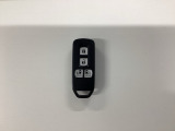 スマートキー付きですからドアロックの開閉およびエンジンスタートが楽々です。電動スライドドアの開け閉めもボタンで操作できます。
