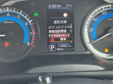 先行車が発進しても自車が停車し続けた場合に、ブザーとディスプレイ表示でお知らせします。