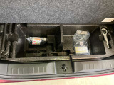 【ラゲッジルーム】実用性に優れた二段式ラゲッジル-ムでお荷物を別々に収納が可能♪♪