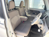 運転席シート廻りは使用感も少なく、良好な状態となっています。丁寧に使われていたことがよくわかりますね。