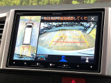 【パノラミックビューモニター】専用のカメラにより、上から見下ろしたような視点で360度クルマの周囲を確認することができます☆死角部分も確認しやすく、狭い場所での切り返しや駐車もスムーズに行えます。