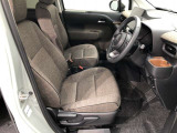 【運転席・助手席】です!実際お座りいただくのが分かりやすいと思いますので、ぜひお気軽にご来店ください♪状態もいいですよ☆