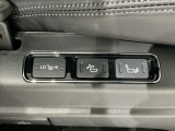 シートヒーターが付いています!寒い日に便利な装備ですね。