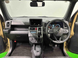 美しいデザインの運転席空に加えてUV&IRカット機能付きフロントガラスの面積や位置取りが良く、前方・右前・左前方向の視認性がいいですよ!