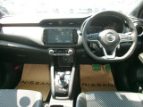操作しやすい運転席廻り!操作パネルも使いやすい!!ドライブが楽しくなります!