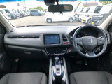 【インパネ全体】手が届きやすく、どなたでも運転しやすいです。シンプルで使いやすい設計になっています!
