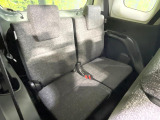 床下収納式のサードシートです。座席部分をコンパクトに収納でき、広大な荷室スペースとしてお使いいただけます!乗車人数や荷物の量など利用シーンに合わせて3列目を有効活用でき、とっても便利♪