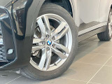 BMW純正アロイホイールはモデルやパッケージに合わせてデザインされています。洗練されたデザインで、足元の個性を引き立てます。