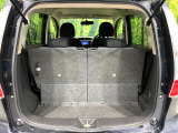 普段のお買い物や通勤、送迎等に十分な荷室スペースを確保しております。セカンドシートを倒すと、大きな荷物の積載も可能です♪