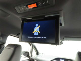 トヨタ純正12.1型後席ディスプレイを装備しております。