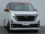 LEDヘッドライトです。ハイビームアシスト・ヘッドランプをハイビームにして走行中、前方の対向車や先行車がいたり、明るい場所を走行すると自動でロービームになります。