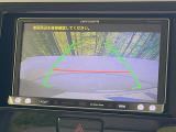 【バックカメラ】駐車時に後方がリアルタイム映像で確認できます。大型商業施設や立体駐車場での駐車時や、夜間のバック時に大活躍!運転スキルに関わらず、今や必須となった装備のひとつです!