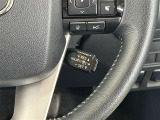 【クルーズコントロール】こちらを操作いただくことで、車は一定速度を維持したまま走行し続けます ブレーキ操作やスイッチを切ることで通常走行に戻ります