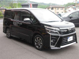 広々とした車内空間。更にデザインも上質で人気のお車です!