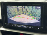 【バックカメラ】駐車時に後方がリアルタイム映像で確認できます。大型商業施設や立体駐車場での駐車時や、夜間のバック時に大活躍!運転スキルに関わらず、今や必須となった装備のひとつです!