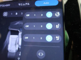 【シートベンチレーション】夏場は涼しい風でお尻や背中の熱・ムレを防ぎ、冬にはエアコンよりも早く温まってポカポカに!レザーシートにうれしい装備で、どんな季節も快適にお過ごしいただけます。