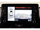 車両を上から見たような映像表示するパノラミックビューモニター付き!