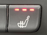 ●フロントシートヒーティング:運転席・助手席共に三段階で調節が可能なシートヒーターを装備しております。季節を問わず快適にご使用いただけます。