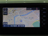 スタイリッシュなデザインのインパネ。各操作スイッチは使いやすい位置に配置されてます。