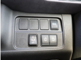 『1台』のお車に対して、3名体制で日々議論を重ね仕入れを行っております。