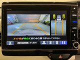 リバースギアに入れるだけで後方の表示へ切り替わります。夜間や雨の日の駐車も楽になりますよ。