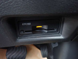 ETC2.0は従来のETCに比べて料金支払いだけではなく渋滞や事故などの道路情報をリアルタイムで受け取る事の出来る「次世代型のETCサービス」です♪