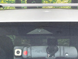 【三菱e-Assist】走行中に前方の車両等を認識し、衝突しそうな時は警報とブレーキで衝突回避と被害軽減をアシスト。より安全にドライブをお楽しみいただけます。