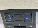 両側電動スライドドア