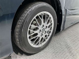 『トヨタ純正アルミホイール装着車になります!』スタイリッシュでとてもかっこいいですね♪