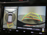 パノラミックビューモニター付きです。車両を上から見たような映像をディスプレイオーディオ画面に表示。運転席からの目視だけでは見にくい、車両周辺の状況をリアルタイムでしっかり確認できます。