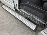 【電動サイドステップ】車高の高いお車でも、これがあれば小さいお子様の乗り降りも楽々♪スライドドアと連動して作動する為、煩わしい操作は不要です!
