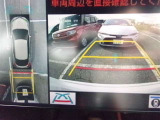 パノラミックビューモニター&バックモニター♪車両の前後左右に搭載した4つのカメラの映像を合成し、車を真上から見ているような映像を表示♪