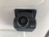 前方と車内と後方を録画できるドライブレコーダーも装着されていますので安心して快適なドライブが楽しめますね。