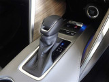 電動パーキングブレーキ・ブレーキホールドを装備してます。ホールド機能は信号待ちが多い一般道で疲労軽減になり、大好評です!